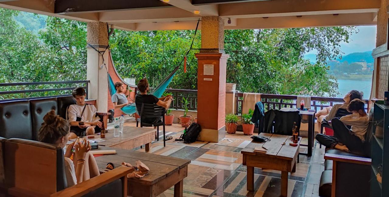 Hotel Forest Lake Backpackers' Hostel Pokhara Exteriör bild