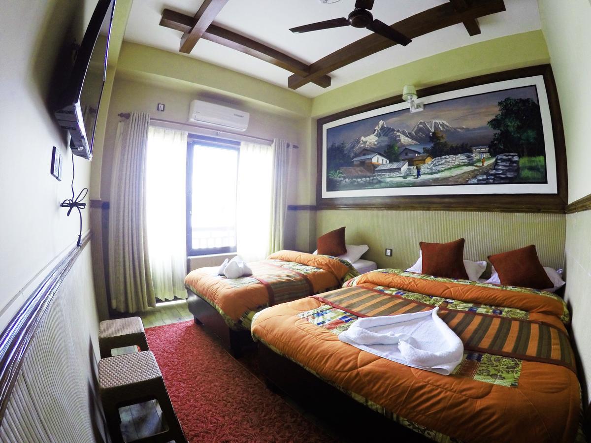 Hotel Forest Lake Backpackers' Hostel Pokhara Exteriör bild