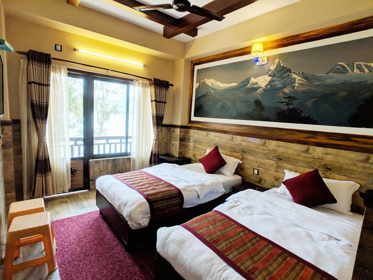 Hotel Forest Lake Backpackers' Hostel Pokhara Exteriör bild
